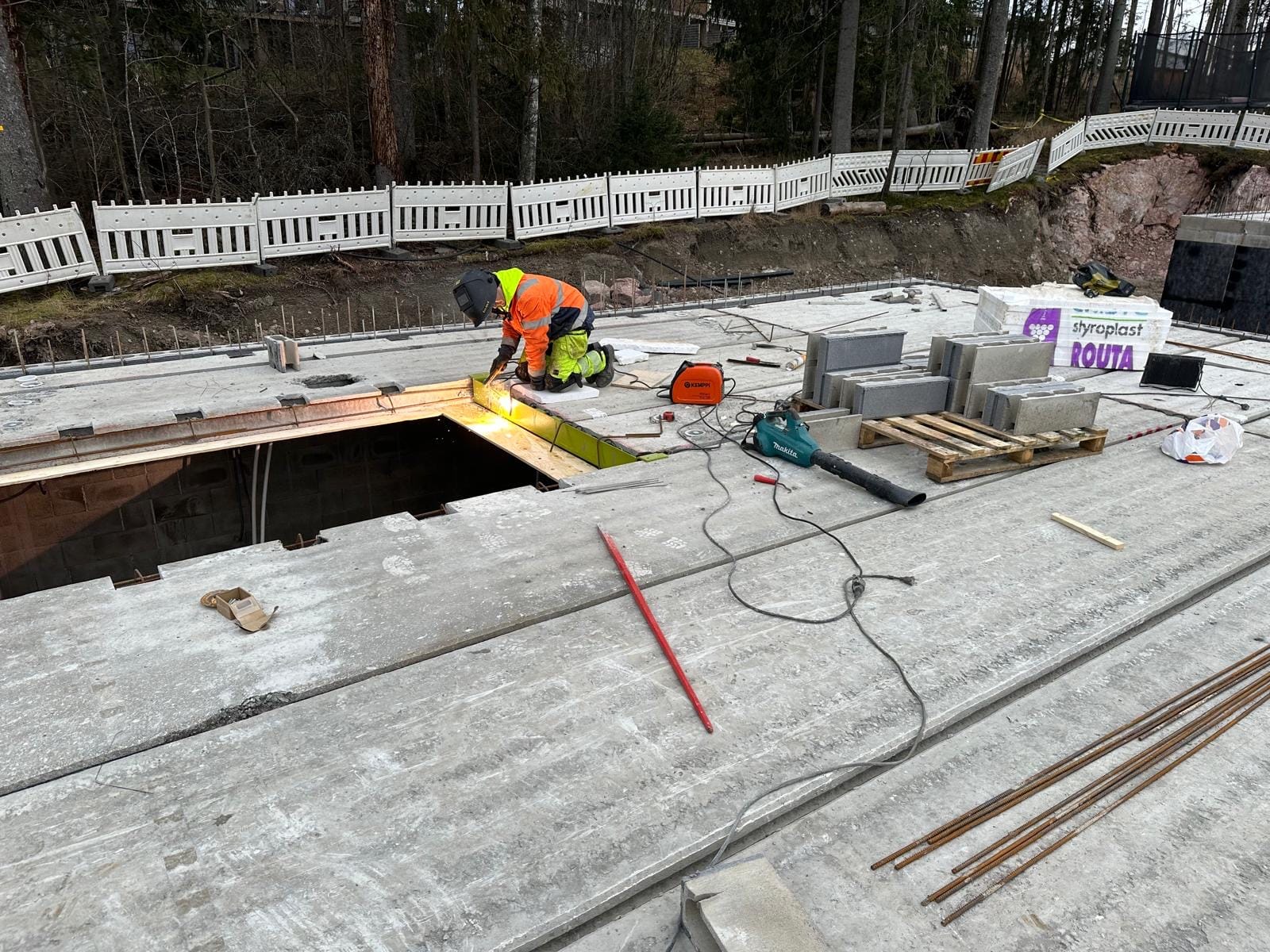 a644a439-f9c5-4039-a720-6a2398449483