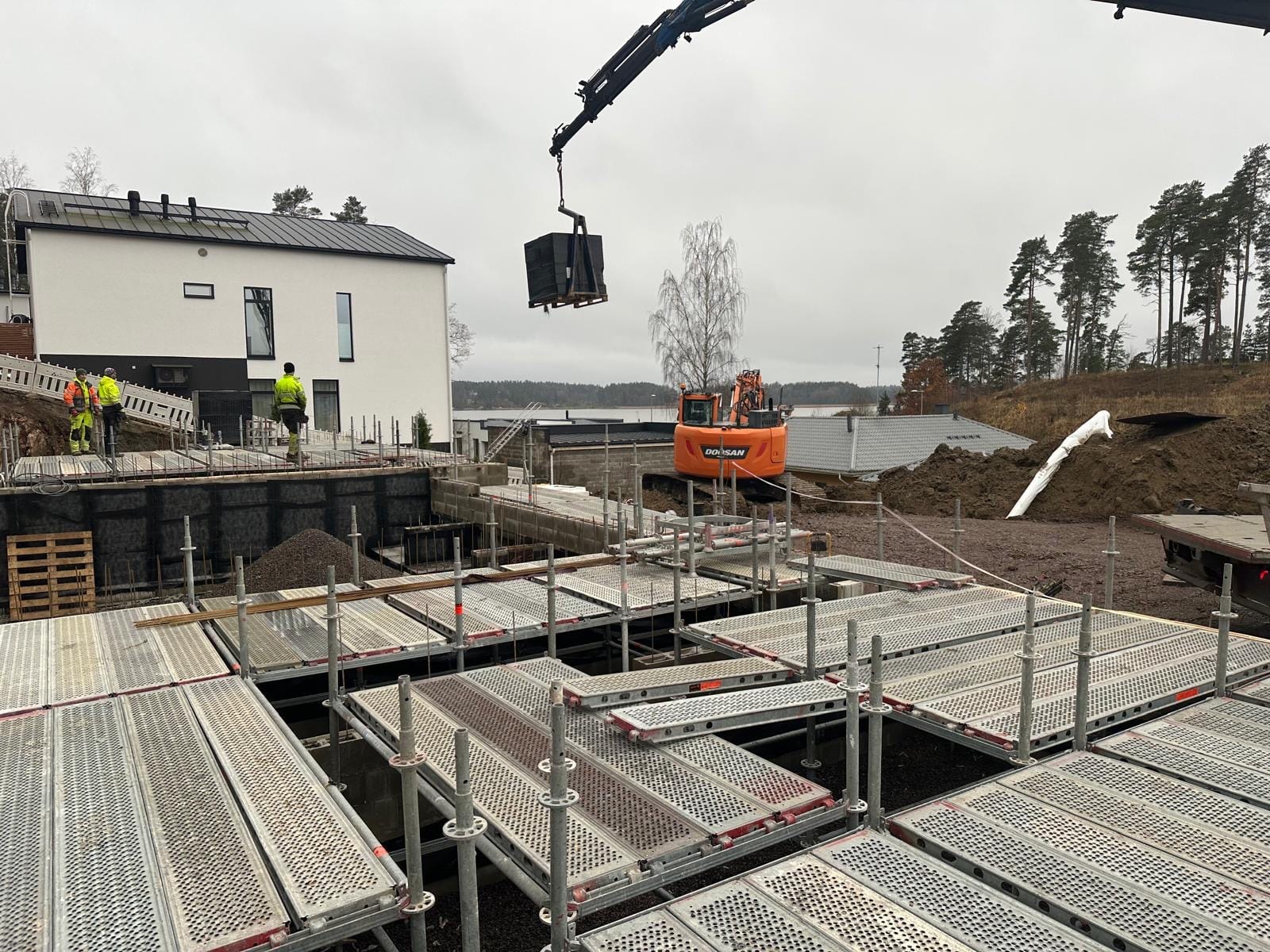 bd9e6b8d-c835-4cf2-aa33-0fafff3aea81